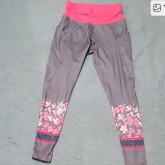 Simply Southern Pink And Gray Floral Leggings Sz M , Athleisure, Yoga - Picture 8 of 8